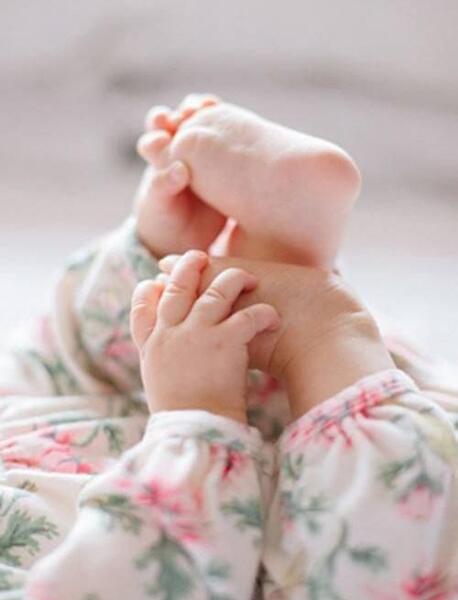 عکس نوزاد از پشت سر
