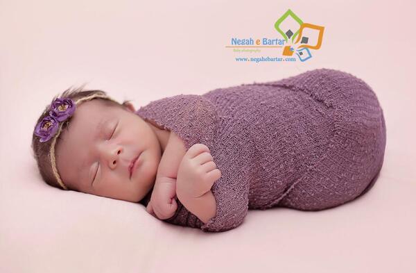 عکس نوزاد با خواهرش