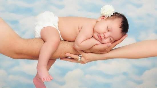 عکس نوزاد با خواهرش