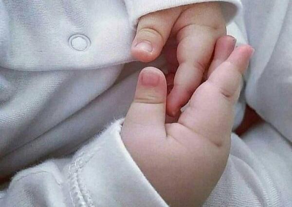 عکس نوزاد نوشته دار