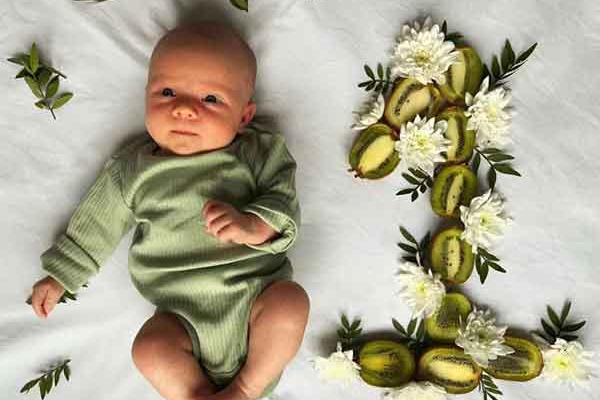 ایده عکس نوزاد برای یک ماهگی