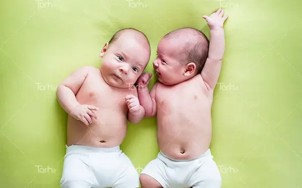 ژست عکس نوزاد دوقلو