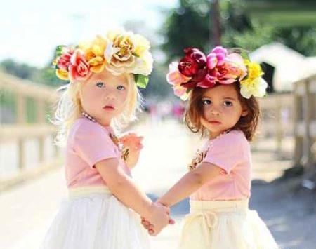 عکس از دوستی بچه ها