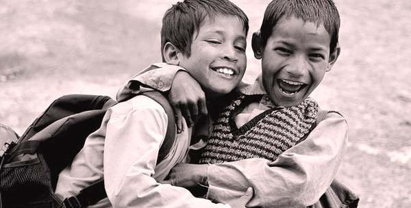 عکس از دوستی بچه ها