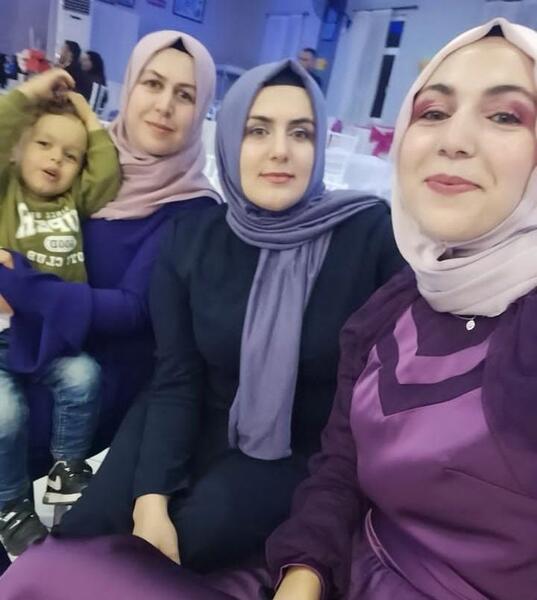 عکس سه دوست صمیمی با حجاب