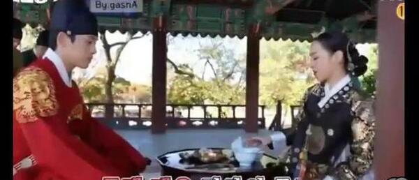 عکس پشت صحنه اقای ملکه قسمت اخر