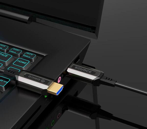 عکس پشت صحنه در حاشیه ۲ کابل hdmi