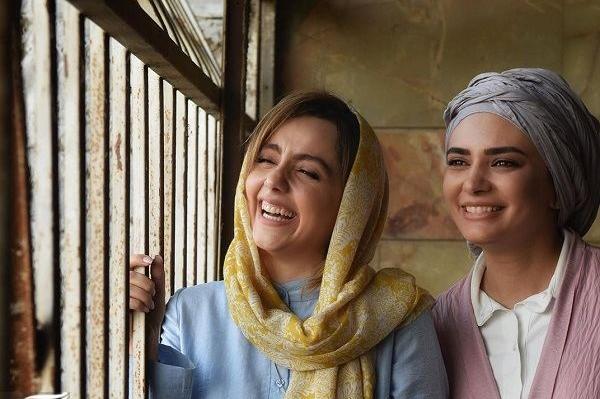 عکس پشت صحنه سریال مانکن کامل