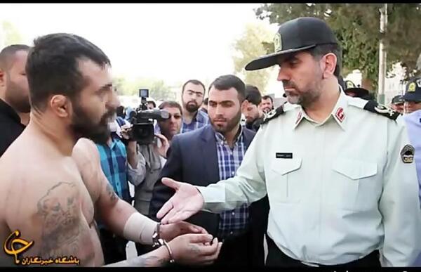 عکس وحید مرادی با کلاه