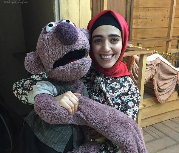 عکس پشت صحنه عروسک گردانی مل مل