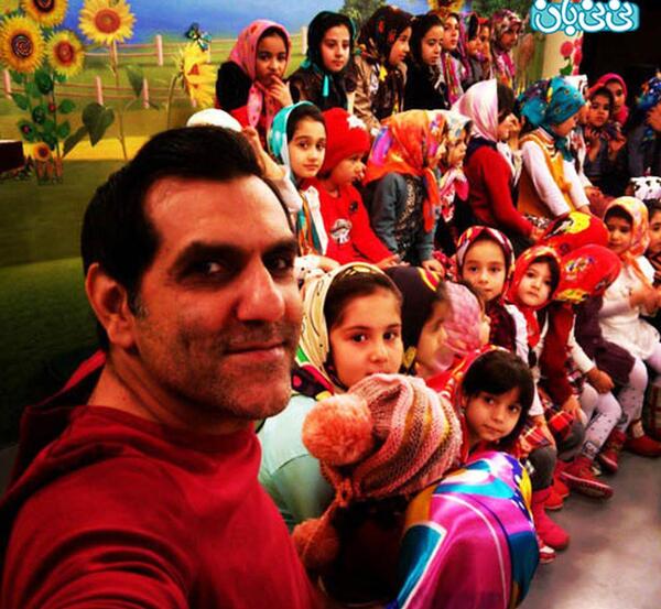 عکس پشت صحنه ی عروسک گردانی