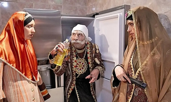 عکس پشت صحنه قهوه تلخ خواستگاری بابا اتی