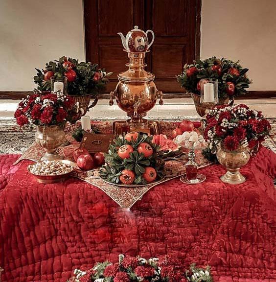 عکس کرسی قدیمی شب یلدا