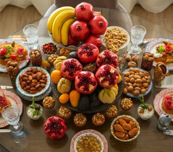 عکس کرسی قدیمی شب یلدا