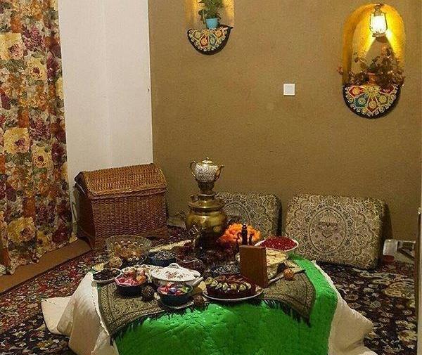 عکس کرسی قدیمی شب یلدا