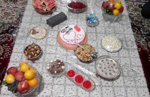 عکس از سفره ی شب یلدا