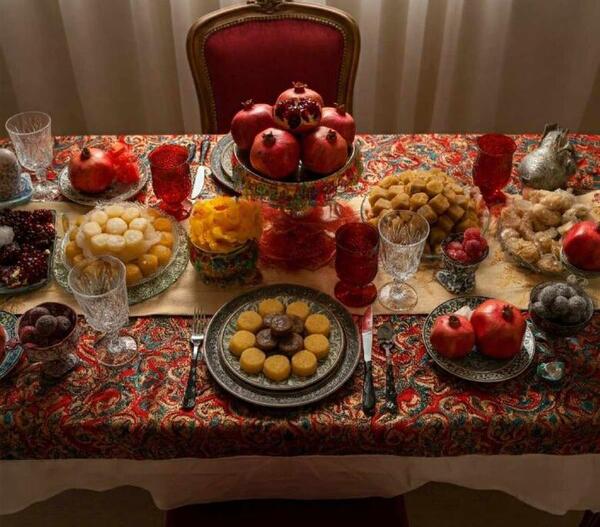 عکس از سفره ی شب یلدا