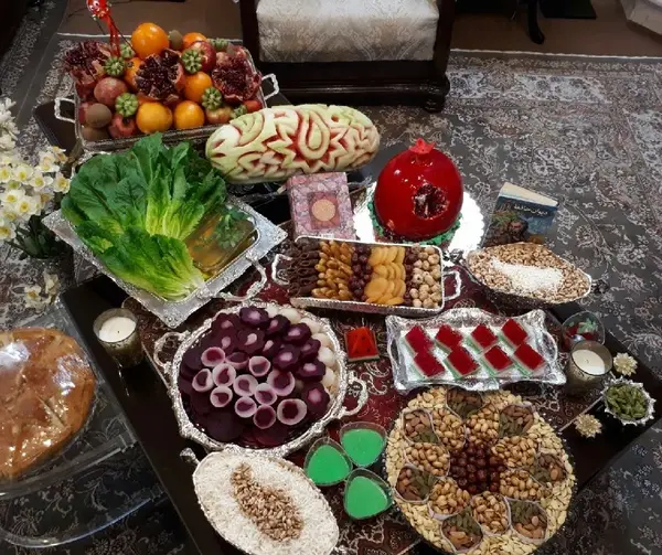 عکس از سفره ی شب یلدا