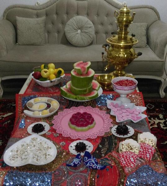عکس اولین یلدامون مبارک