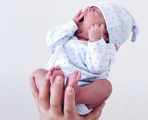 عکس های یک ماهگی نوزاد دختر