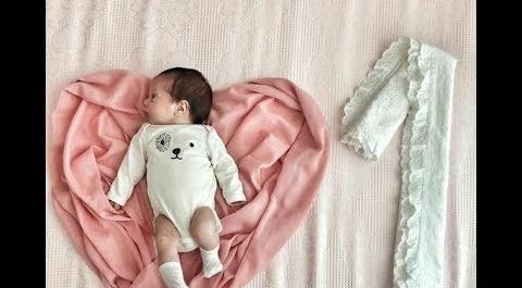 ایده های عکس یک ماهگی نوزاد