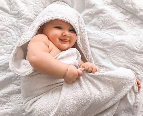 عکس یک ماهگی نوزاد در اتلیه