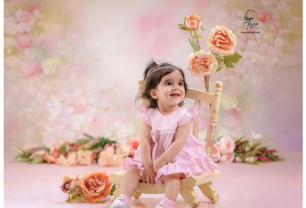 عکس یک ماهگی نوزاد در اتلیه