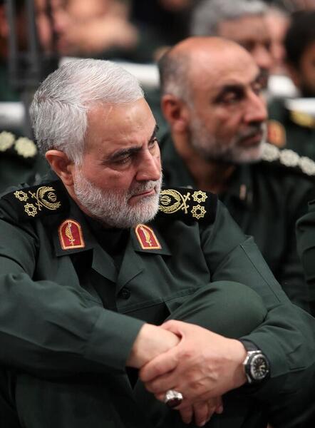 بهترین عکس رهبر با سردار سلیمانی