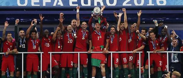 عکس قهرمانی پرتغال در یورو ۲۰۱۶