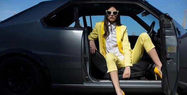 بهترین ژست عکس با ماشین