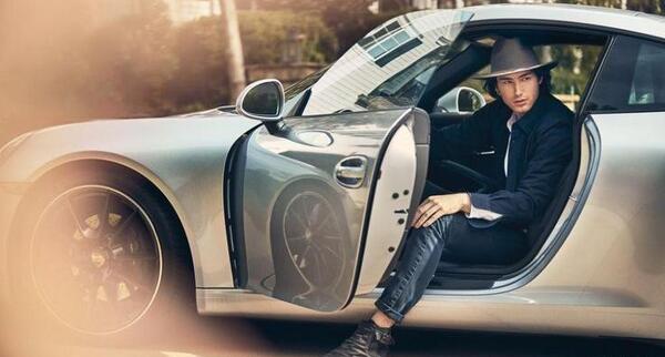 بهترین ژست عکس با ماشین