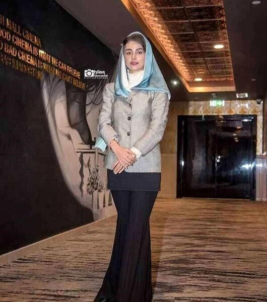 عکس لاله مرزبان در خارج