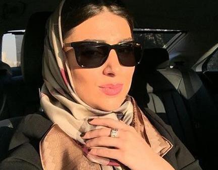 عکس لاله مرزبان در خارج