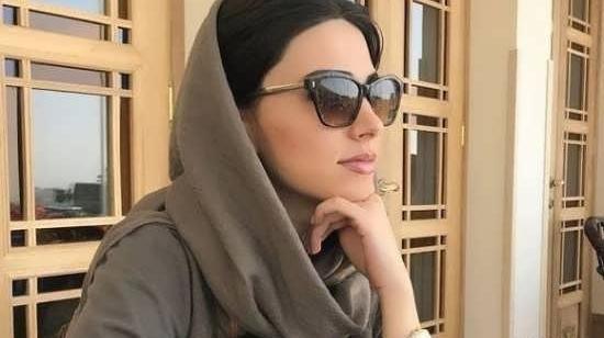 عکس لاله مرزبان در خارج
