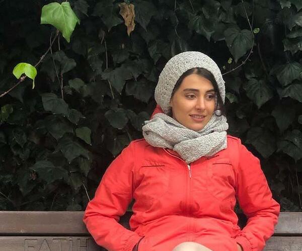 عکس لاله مرزبان و خواهرش