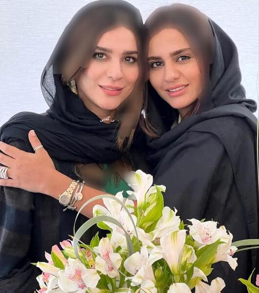 عکس لاله مرزبان و خواهرش