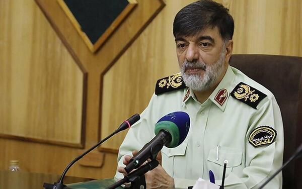 عکس سردار رادان با لباس مرزبانی