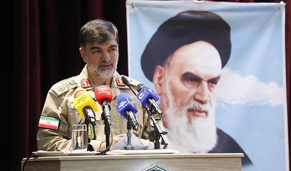 عکس سردار رادان با لباس مرزبانی