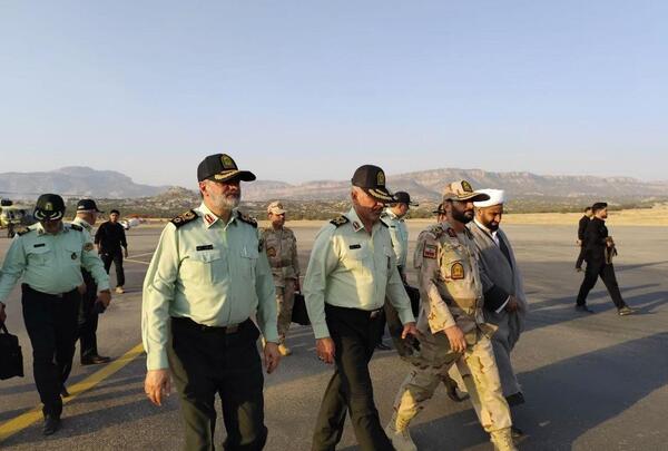 عکس سردار رادان با لباس مرزبانی