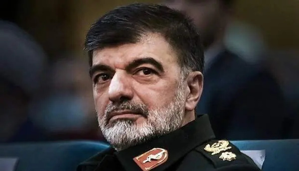 عکس سردار رادان با لباس مرزبانی