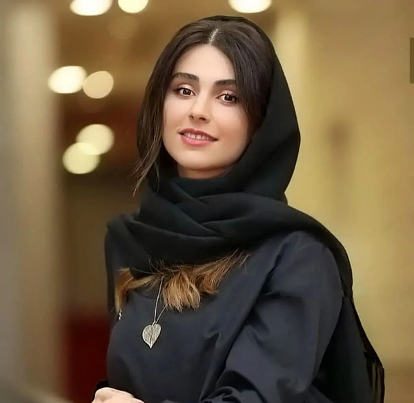 عکس لاله مرزبان در هوش سیاه