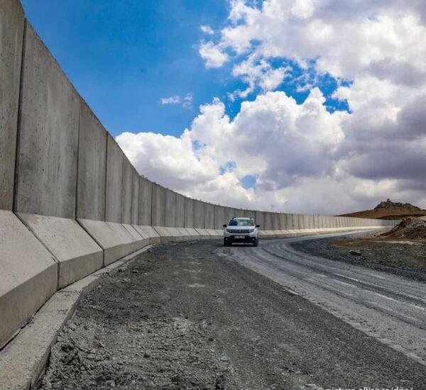 عکس دیوار مرز ایران