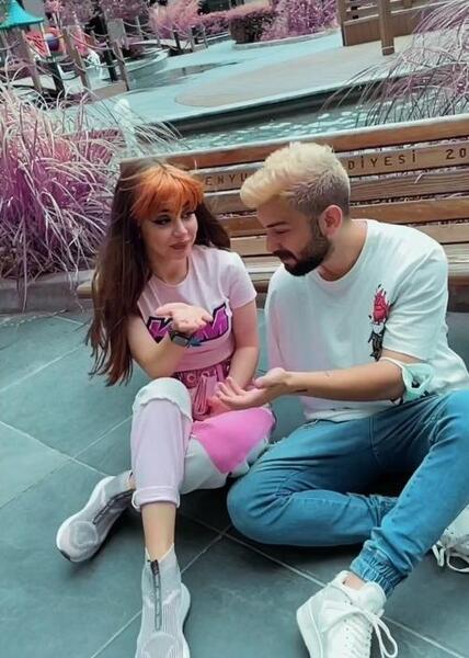 دوست پسر عکس نیکا فلاحی در ترکیه