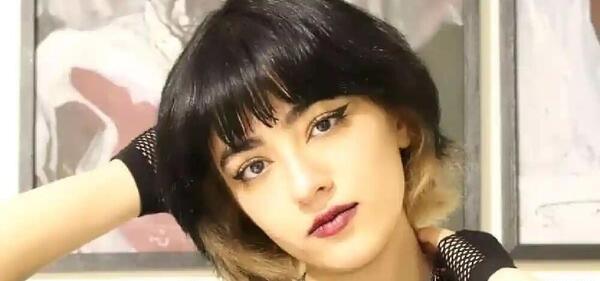 دوست پسر عکس نیکا فلاحی در ترکیه