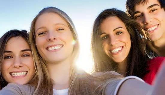 عکس چند دوست در کنار هم