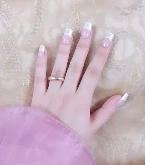 عکس دست دختر نی نی سایت