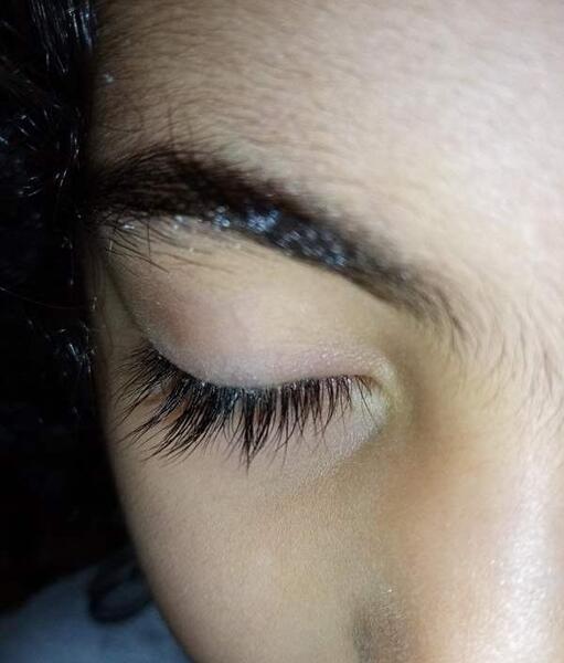 عکس مژه هاتون نی نی سایت
