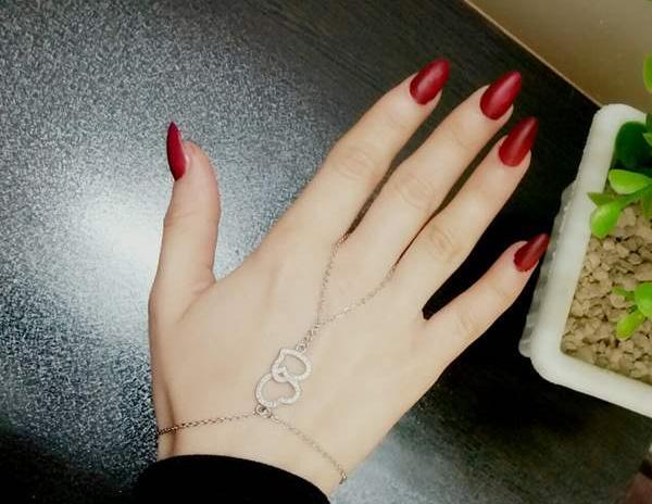 عکس ناخن بلند طبیعی نی نی سایت