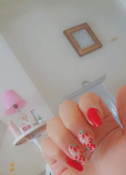 عکس ناخن بلند طبیعی نی نی سایت