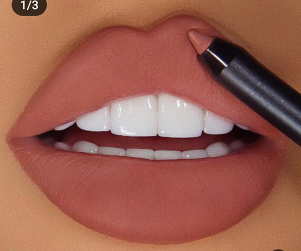 عکس رژ لباتون نی نی سایت